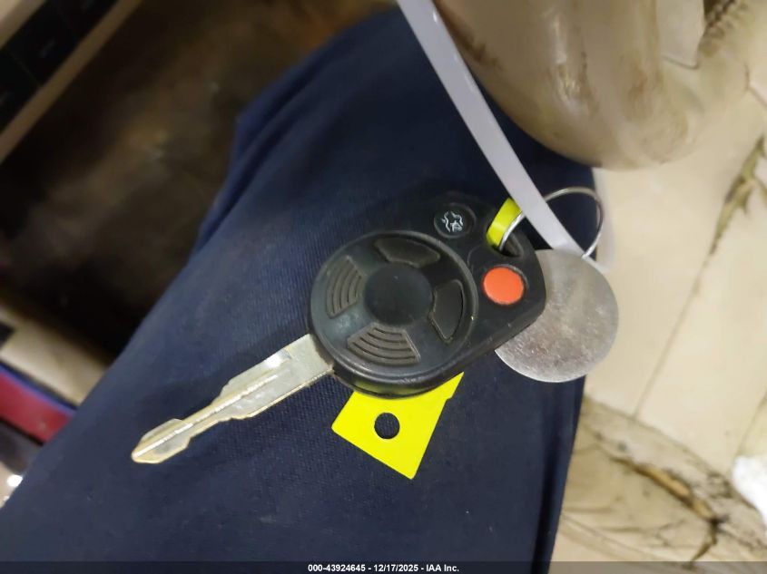 2011 Ford Escape Limited VIN: 1FMCU9E75BKA85822 Lot: 43924645