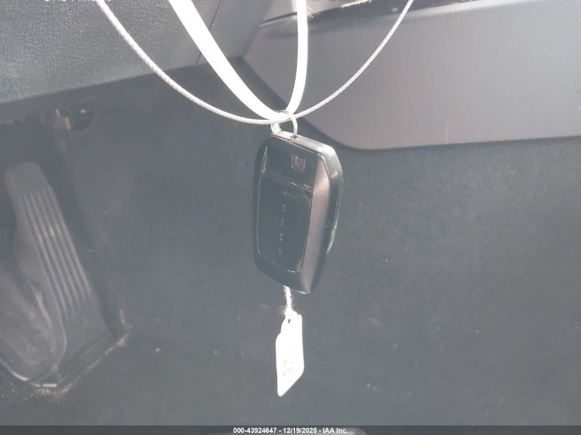 2025 Toyota Camry Xle VIN: 4T1DAACK1SU532141 Lot: 43924647