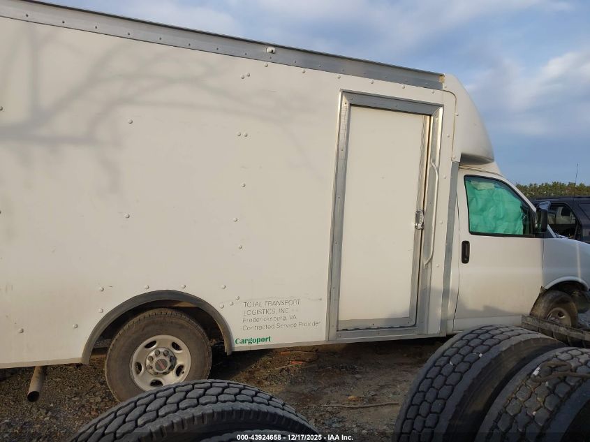 2022 GMC Savana Cutaway Work Van VIN: 1GD07SF7XN1139741 Lot: 43924658