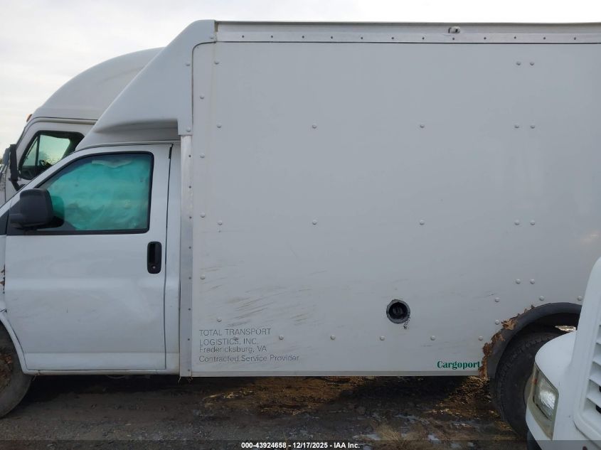 2022 GMC Savana Cutaway Work Van VIN: 1GD07SF7XN1139741 Lot: 43924658