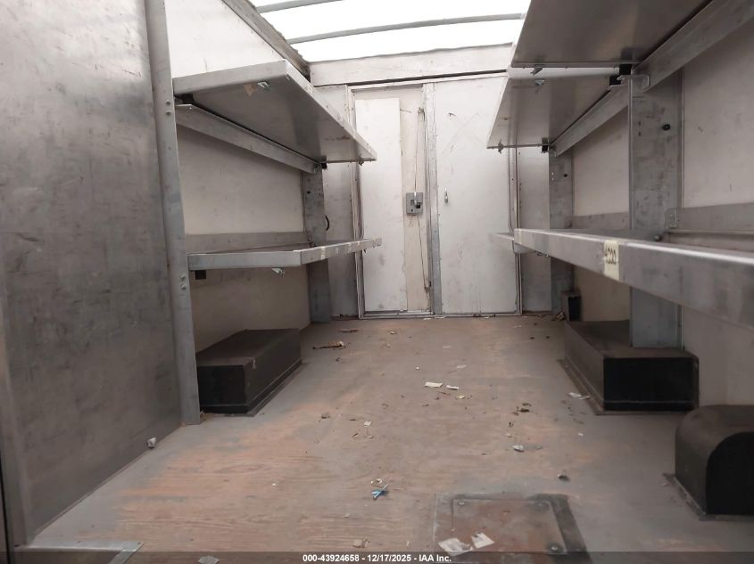 2022 GMC Savana Cutaway Work Van VIN: 1GD07SF7XN1139741 Lot: 43924658