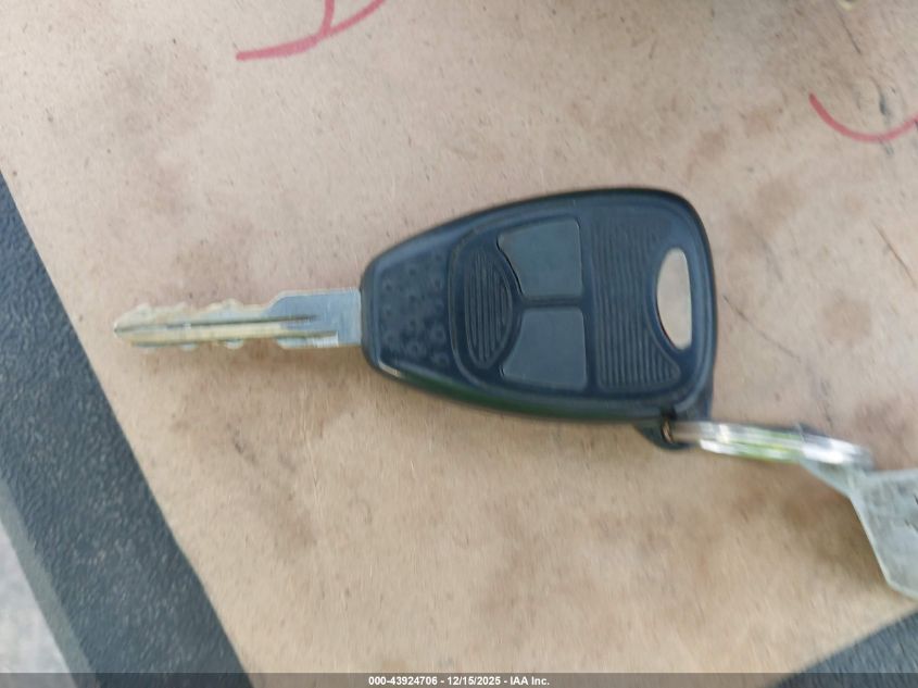 2005 Chrysler Town & Country Lx VIN: 2C4GP44R75R597753 Lot: 43924706