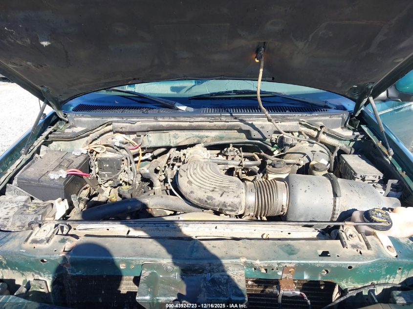 2000 Ford F-150 Lariat/Work Series/Xl/Xlt VIN: 1FTPX17LXYNA33182 Lot: 43924723