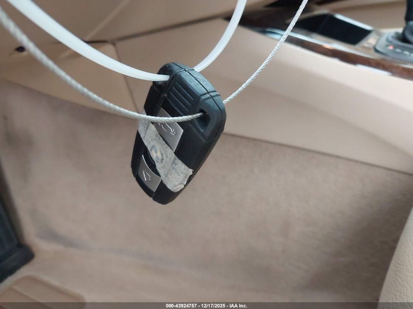 2009 BMW 328I VIN: WBAPH575X9NM33506 Lot: 43924757