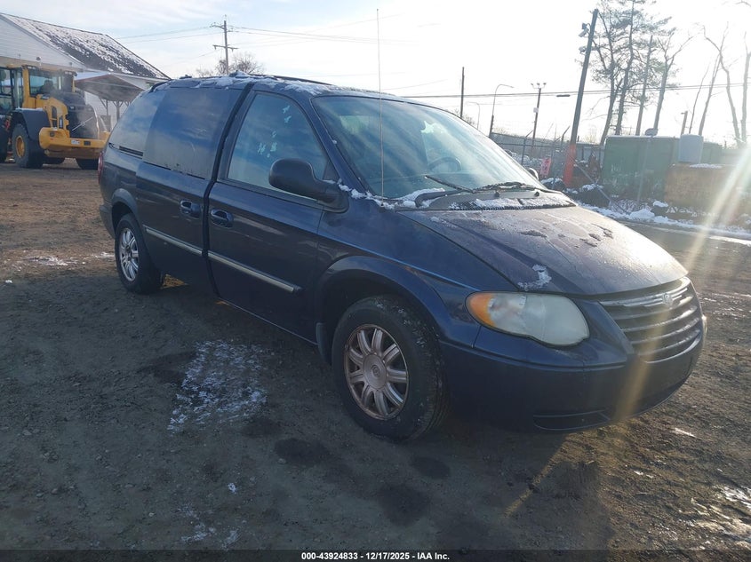 2005 Chrysler Town & Country Touring