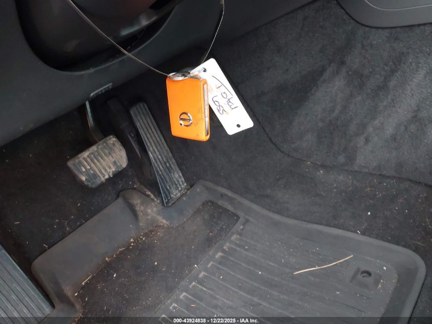 2021 Volvo S60 T6 Momentum VIN: 7JRA22TK6MG081298 Lot: 43924838