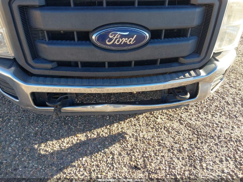 2013 Ford F-350 Chassis Xl VIN: 1FDRF3GT5DEB53565 Lot: 43924867