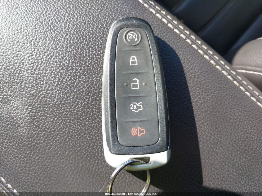 2017 Ford Escape Titanium VIN: 1FMCU9JD7HUA59392 Lot: 43924880