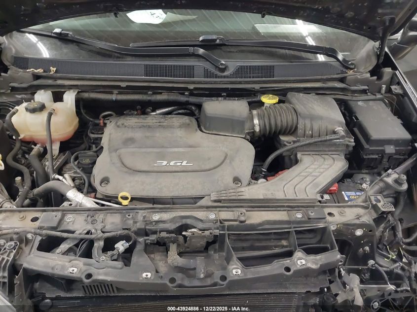 2017 Chrysler Pacifica Touring-L VIN: 2C4RC1BG4HR538118 Lot: 43924886