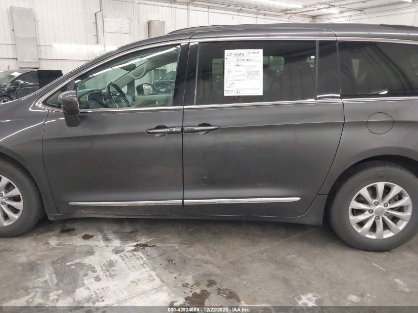 2017 Chrysler Pacifica Touring-L VIN: 2C4RC1BG4HR538118 Lot: 43924886