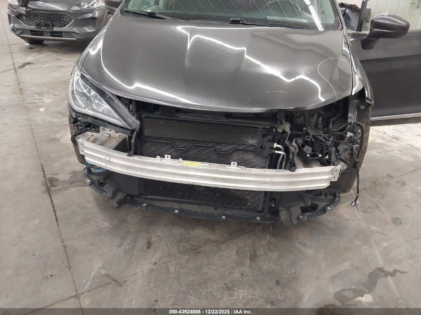 2017 Chrysler Pacifica Touring-L VIN: 2C4RC1BG4HR538118 Lot: 43924886