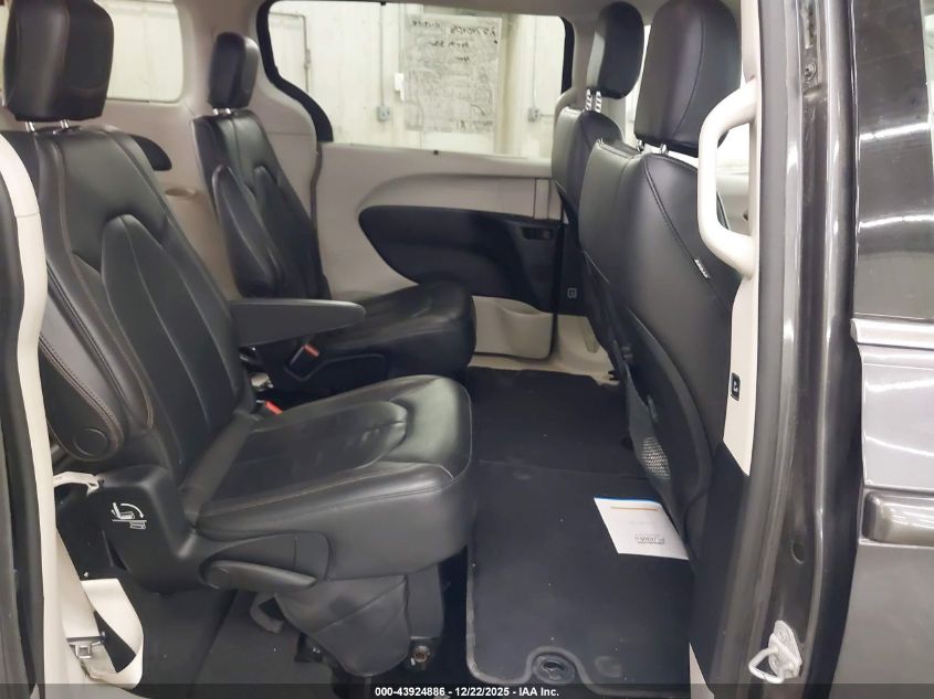 2017 Chrysler Pacifica Touring-L VIN: 2C4RC1BG4HR538118 Lot: 43924886