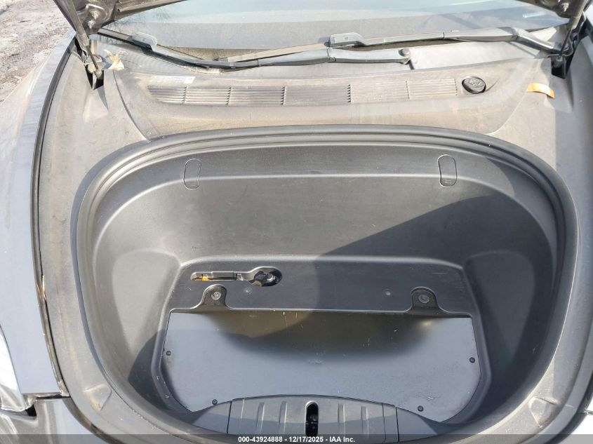 2018 Tesla Model 3 Long Range/Mid Range VIN: 5YJ3E1EA9JF036763 Lot: 43924888