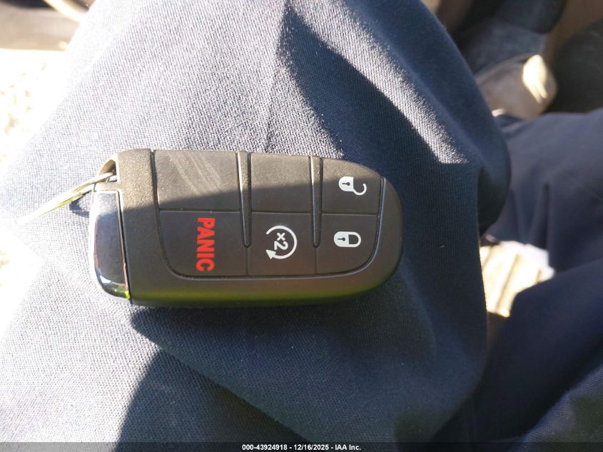 2017 Jeep Renegade Limited Fwd VIN: ZACCJADB9HPG27149 Lot: 43924918