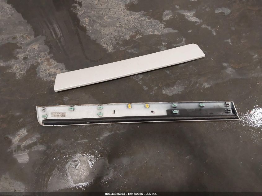 2014 GMC Acadia Denali VIN: 1GKKVTKD8EJ302864 Lot: 43925004