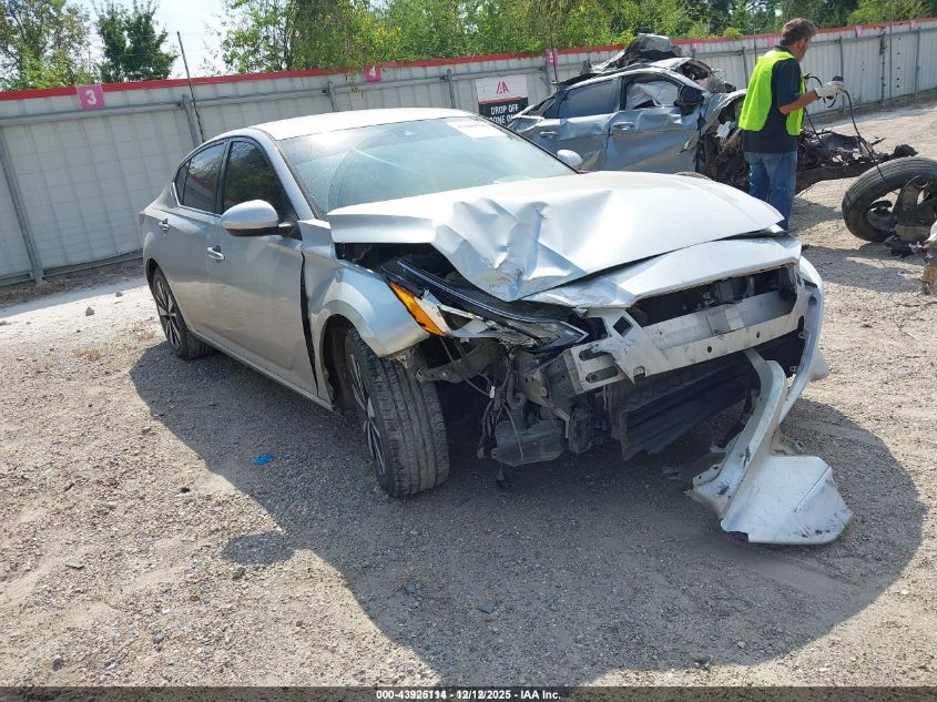 NISSAN ALTIMA SV FWD