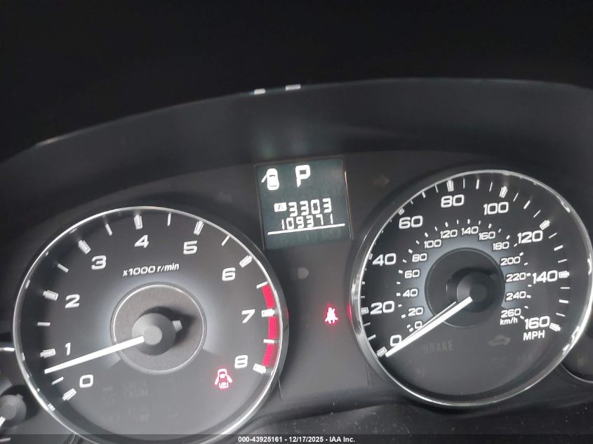 2011 Subaru Outback 3.6R Limited VIN: 4S4BRDLC9B2445688 Lot: 43925161