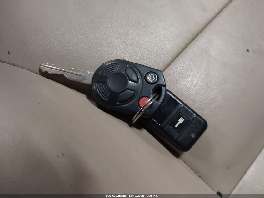 2008 Ford Escape Limited VIN: 1FMCU941X8KB24815 Lot: 43925186