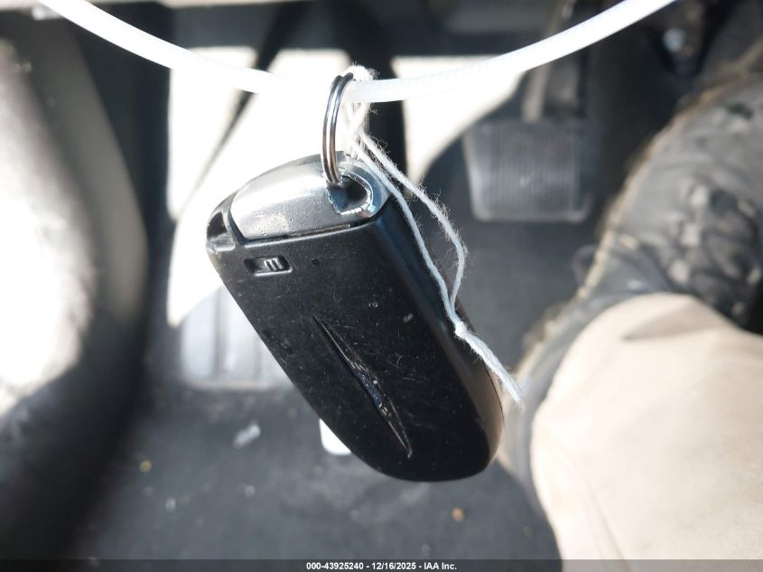 2015 Chrysler 200 Limited VIN: 1C3CCCAB0FN632695 Lot: 43925240