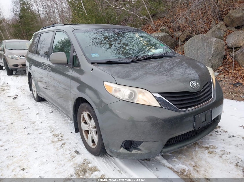 2011 Toyota Sienna Le V6