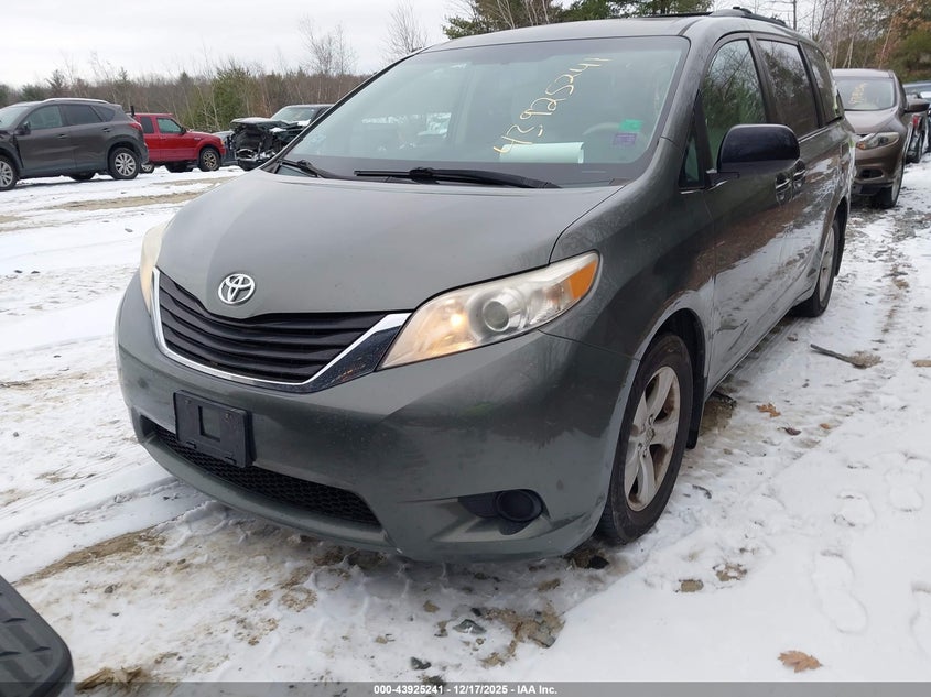2011 Toyota Sienna Le V6