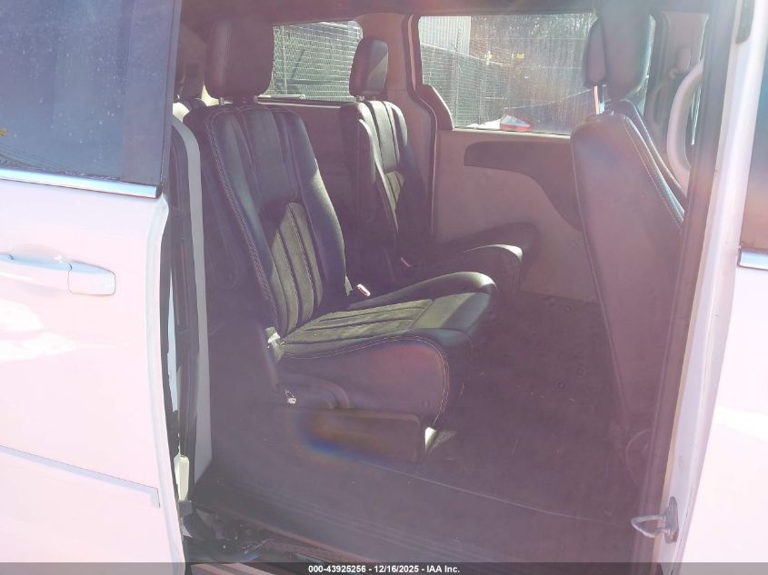 2017 Dodge Grand Caravan Sxt VIN: 2C4RDGCG5HR581199 Lot: 43925256