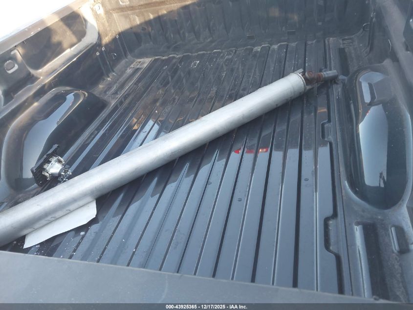 2017 Chevrolet Silverado 1500 2Lt VIN: 1GCVKREC4HZ367465 Lot: 43925365