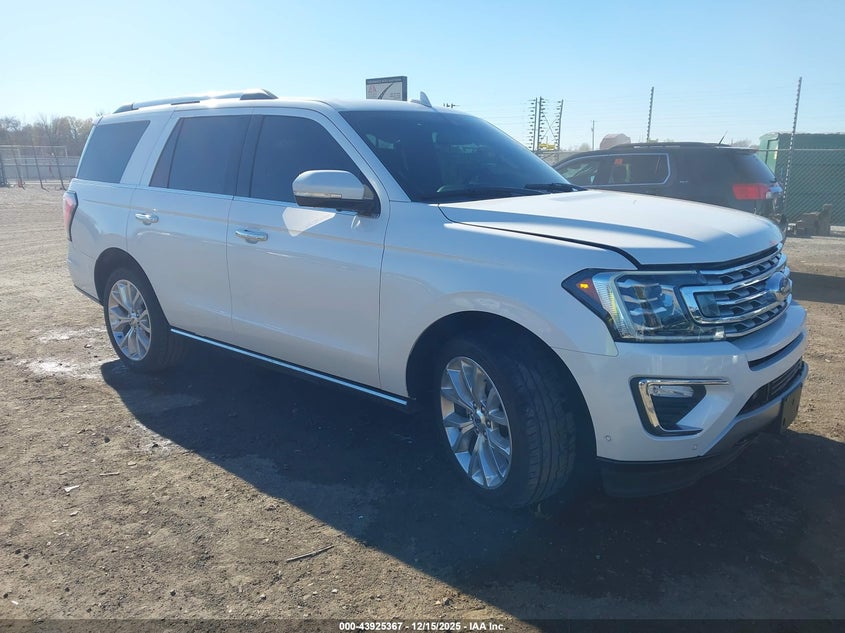 1FMJU2AT8JEA69323 FORD EXPEDITION Photo 1