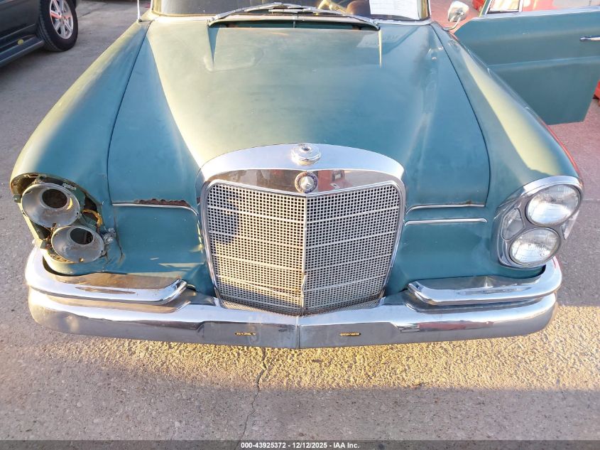 1960 Mercedes-Benz S-Class VIN: 11101210031471 Lot: 43925372