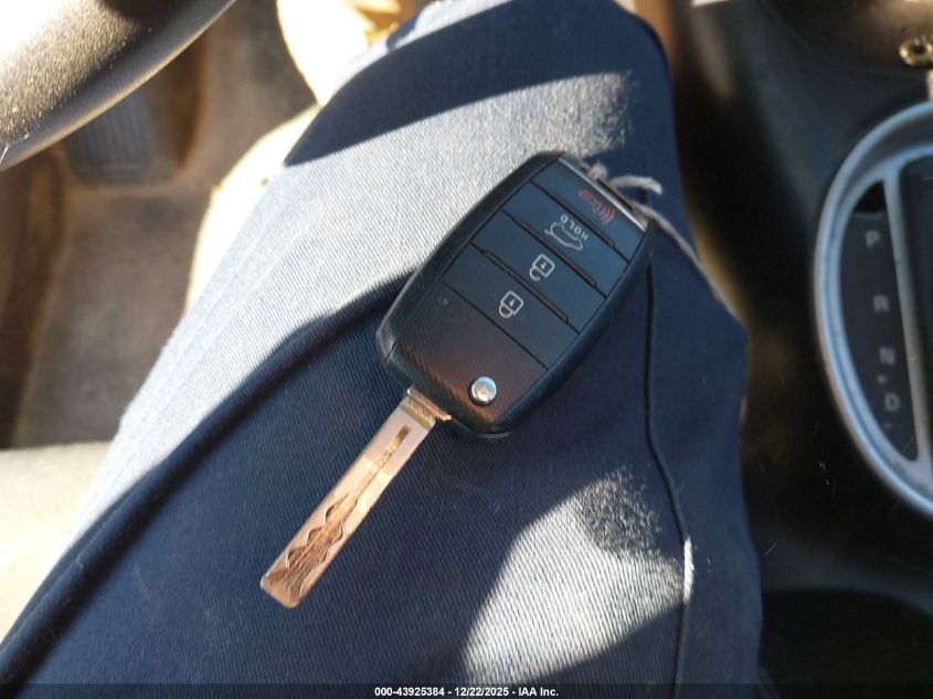 2019 Kia Soul VIN: KNDJN2A21K7672757 Lot: 43925384