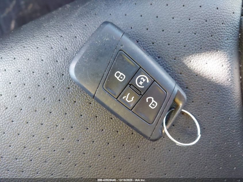 2018 Volkswagen Atlas 3.6L V6 Sel VIN: 1V2MR2CA7JC585357 Lot: 43925446