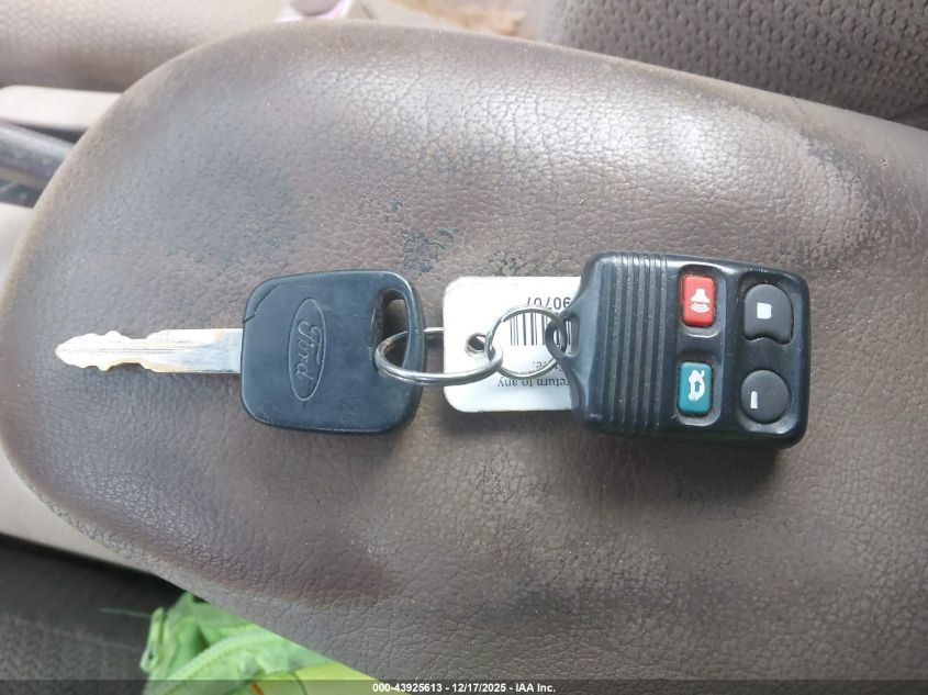 2000 Ford Mustang VIN: 1FAFP4447YF206795 Lot: 43925613