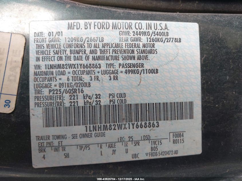 2001 Lincoln Town Car Signature VIN: 1LNHM82WX1Y668863 Lot: 43925704