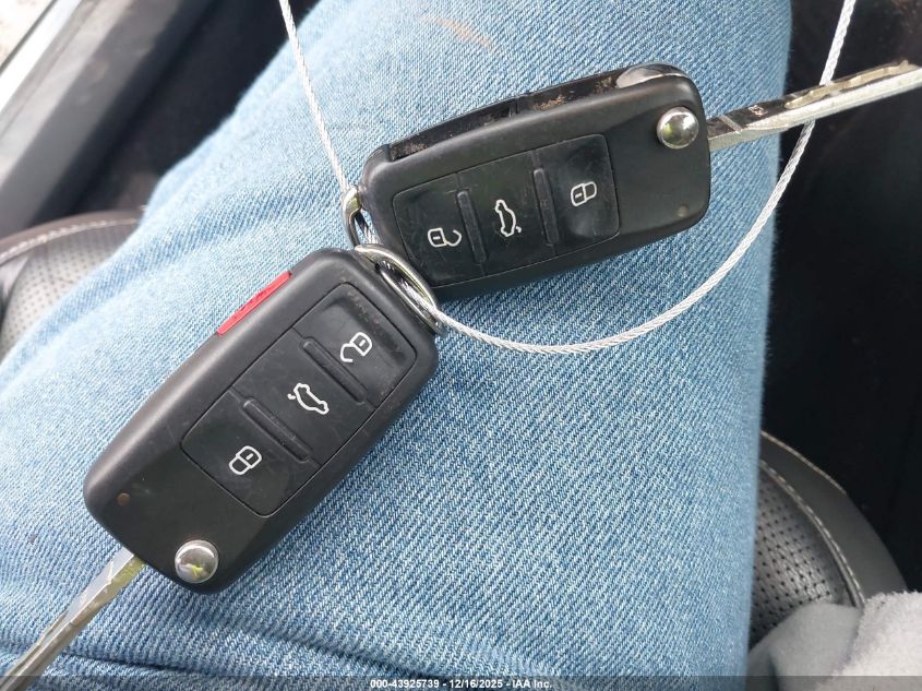 2014 Volkswagen Beetle 1.8T VIN: 3VW517AT4EM818210 Lot: 43925739