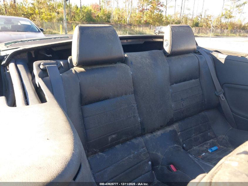 2013 Ford Mustang V6 Premium VIN: 1ZVBP8EM8D5223374 Lot: 43925777