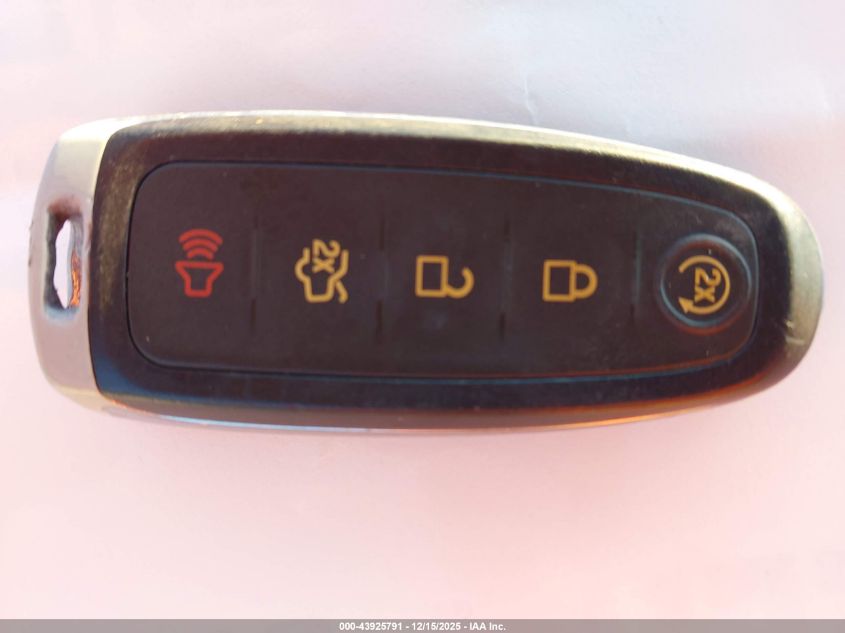 2018 Ford Escape Titanium VIN: 1FMCU9J93JUA84565 Lot: 43925791