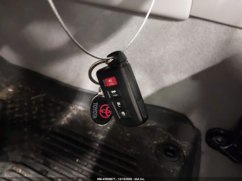 2017 Toyota Camry Xle VIN: 4T1BF1FK2HU812910 Lot: 43925871