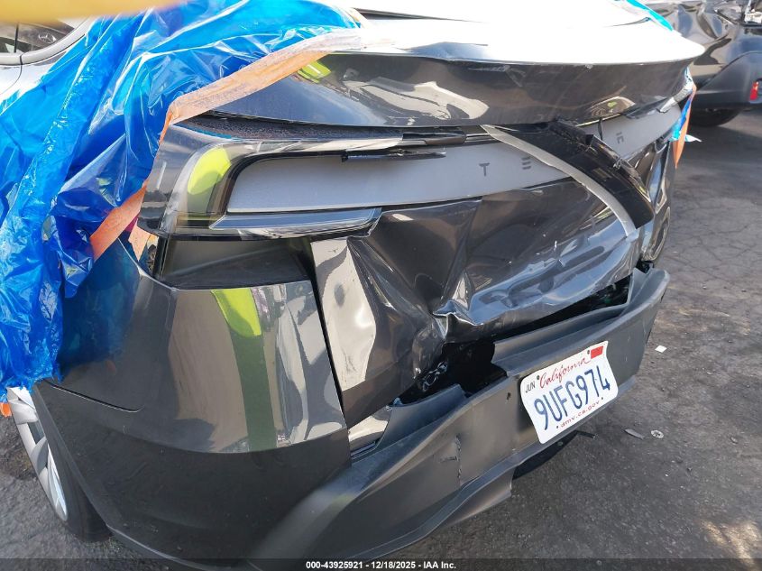 2026 Tesla Model Y Long Range Dual Motor All-Wheel Drive VIN: 7SAYGDED1TF383053 Lot: 43925921