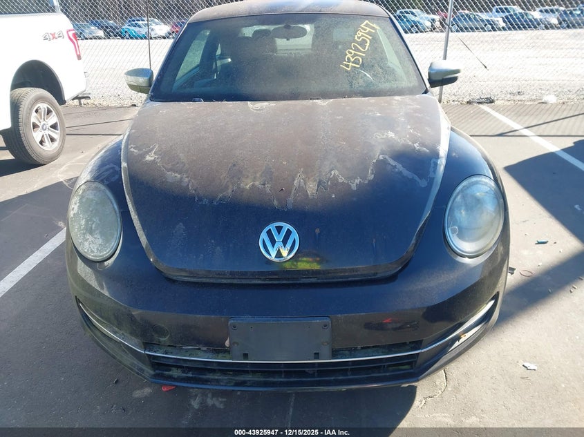 2012 VOLKSWAGEN BEETLE auction photo 6