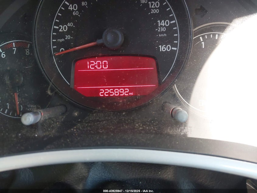 2012 VOLKSWAGEN BEETLE auction photo 7