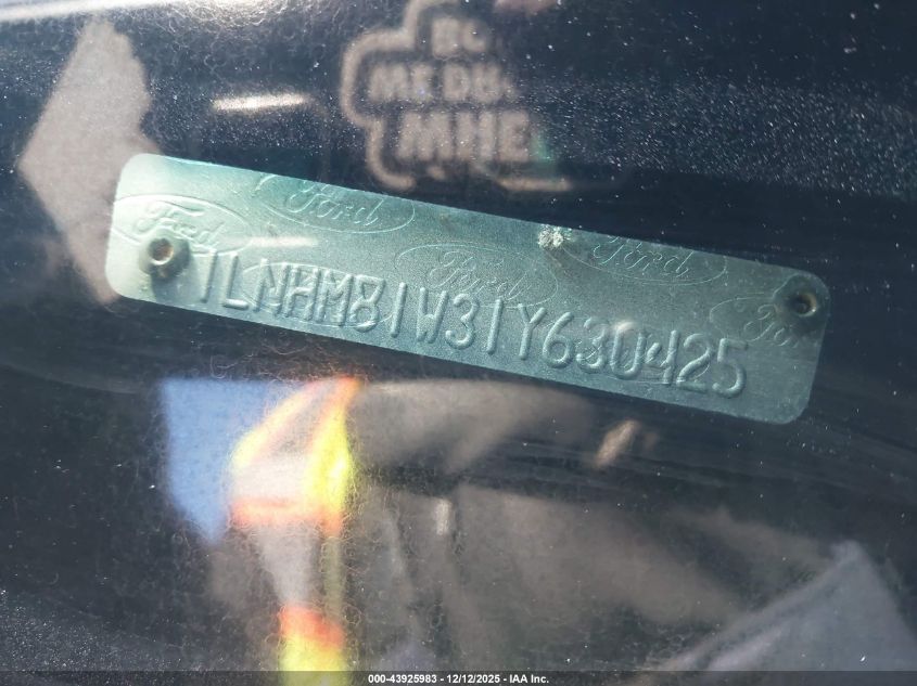 2001 Lincoln Town Car Executive VIN: 1LNHM81W31Y630425 Lot: 43925983