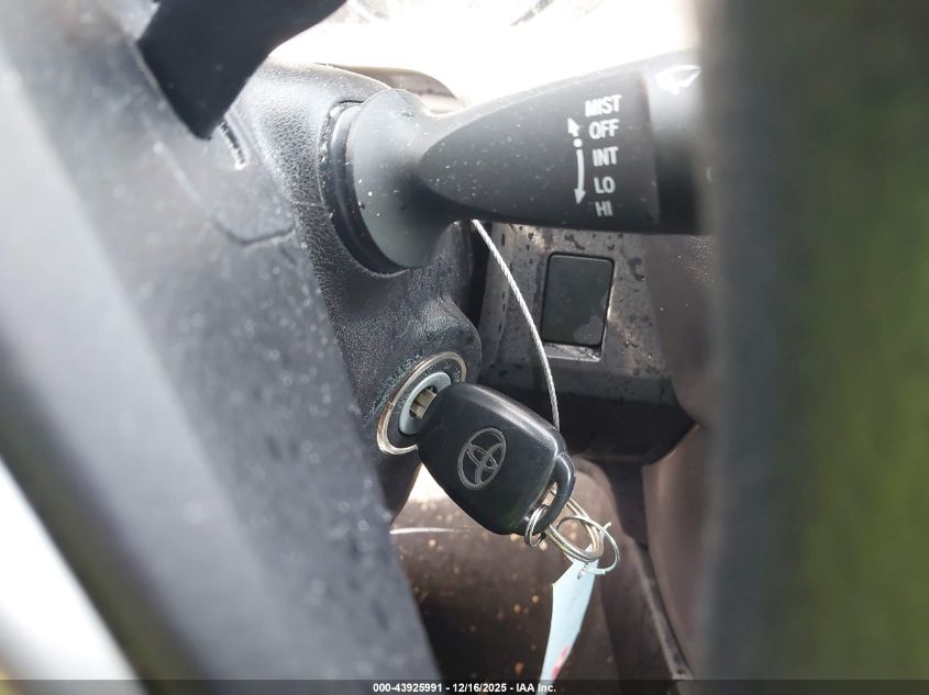 2018 Toyota Rav4 Le VIN: 2T3BFREV2JW707016 Lot: 43925991