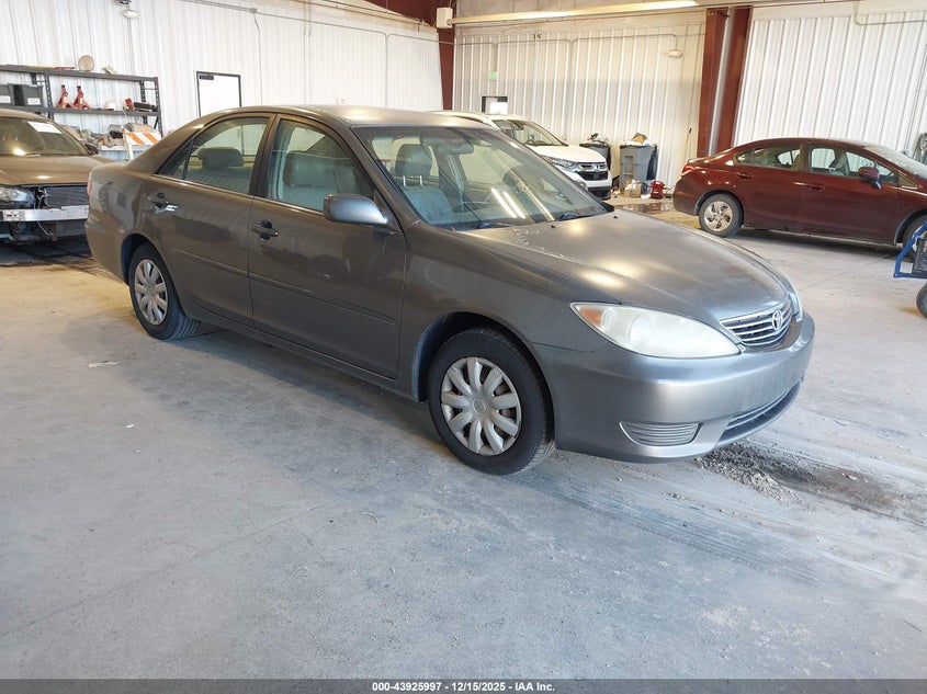 2005 Toyota Camry Le
