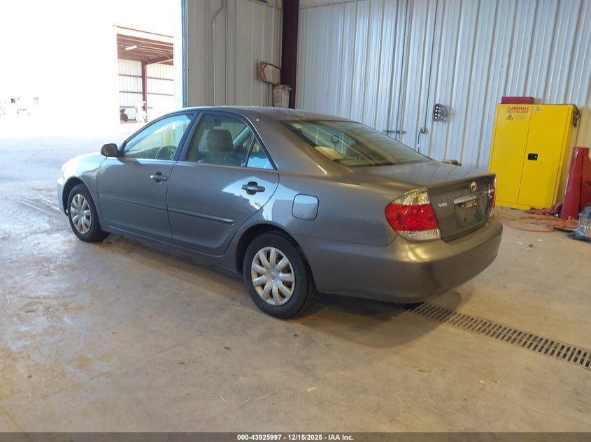 2005 Toyota Camry Le