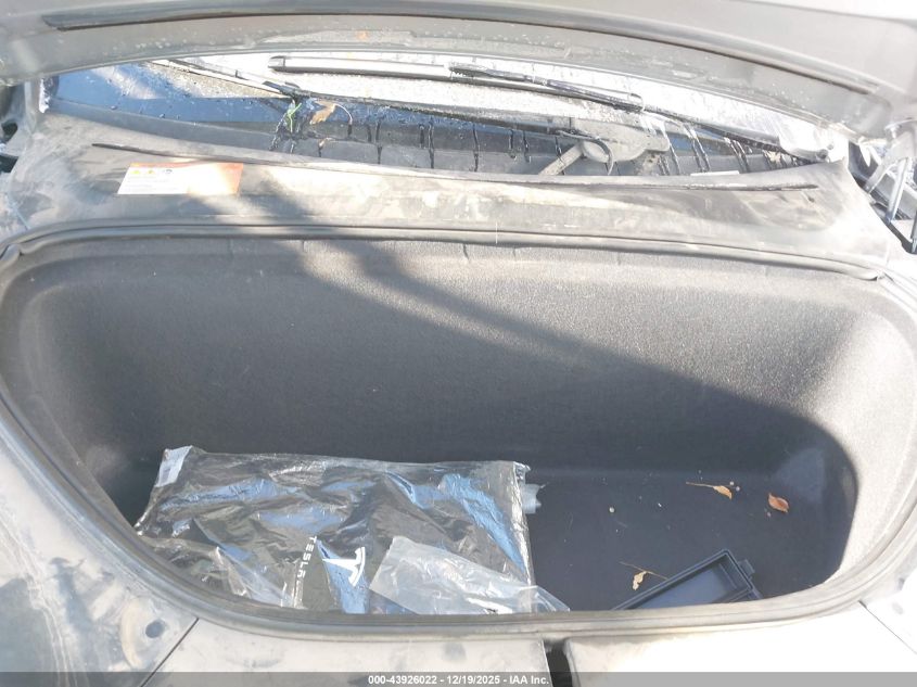 2016 Tesla Model X 60D/70D/75D/90D/P100D VIN: 5YJXCBE2XGF017668 Lot: 43926022