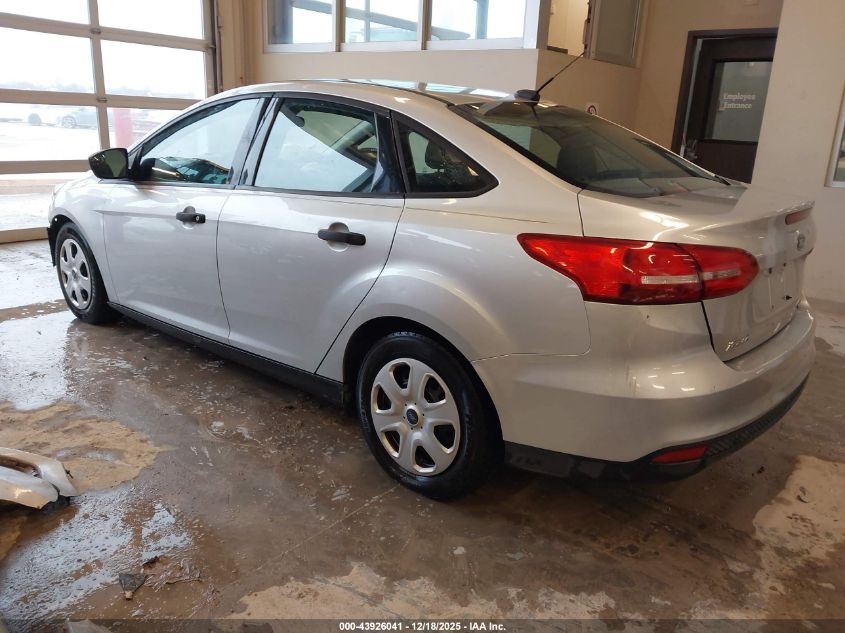 2015 Ford Focus S VIN: 1FADP3E21FL220009 Lot: 43926041