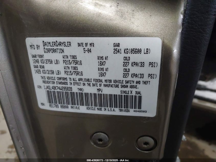 2004 Jeep Liberty Sport VIN: 1J4GL48K74W295839 Lot: 43926173