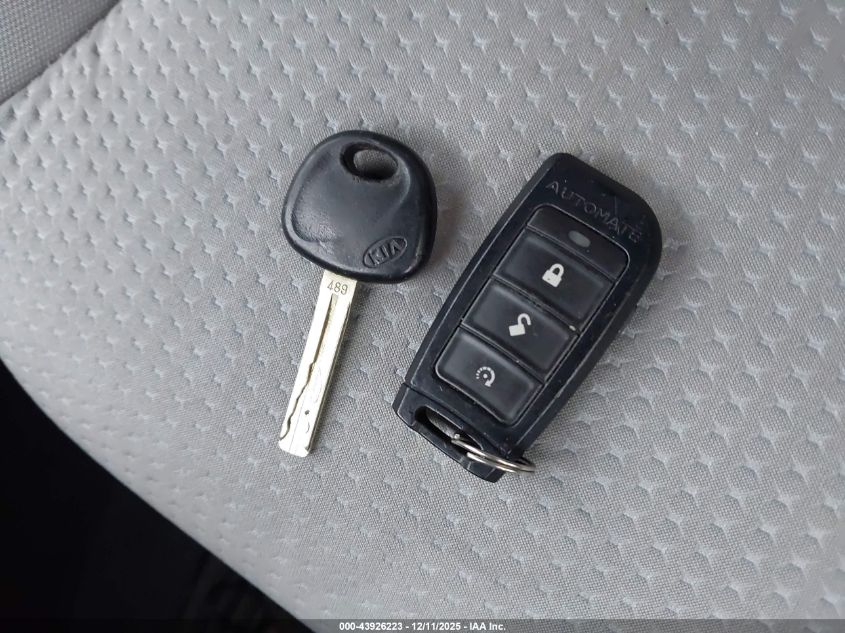 2011 Kia Sorento Lx VIN: 5XYKT3A1XBG184188 Lot: 43926223