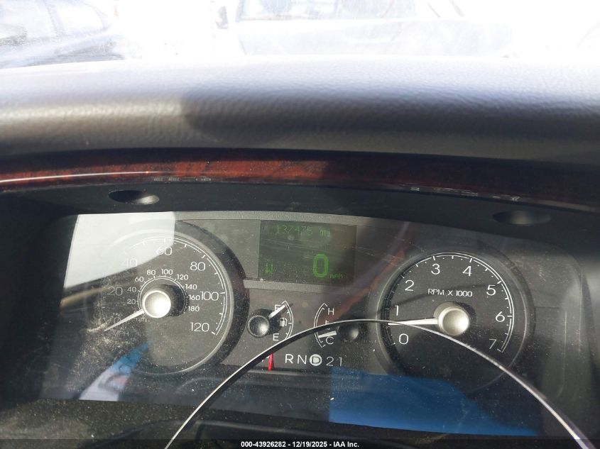 2010 Lincoln Town Car Signature Limited VIN: 2LNBL8CVXAX750378 Lot: 43926282