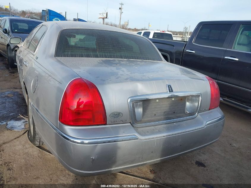 2010 Lincoln Town Car Signature Limited VIN: 2LNBL8CVXAX750378 Lot: 43926282